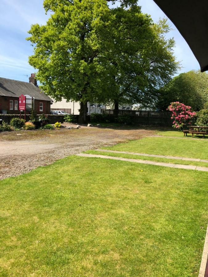 The Old Stables Hotel Moffat Exterior photo
